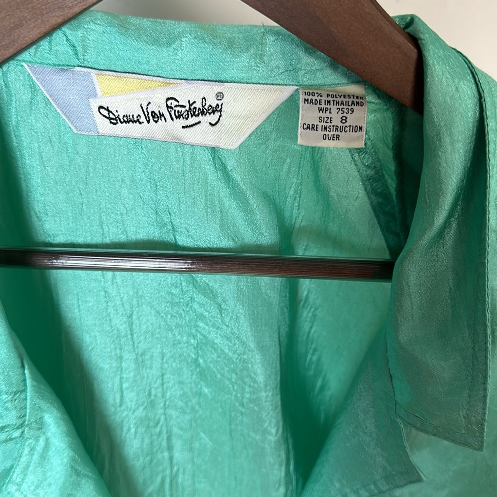 Diane Von Furstenberg shimmer vintage button up - Picture 3 of 5